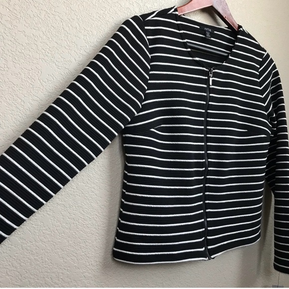 APT 9 Black & White Striped Ribbed Jacket Size M Petite - Picture 4 of 12